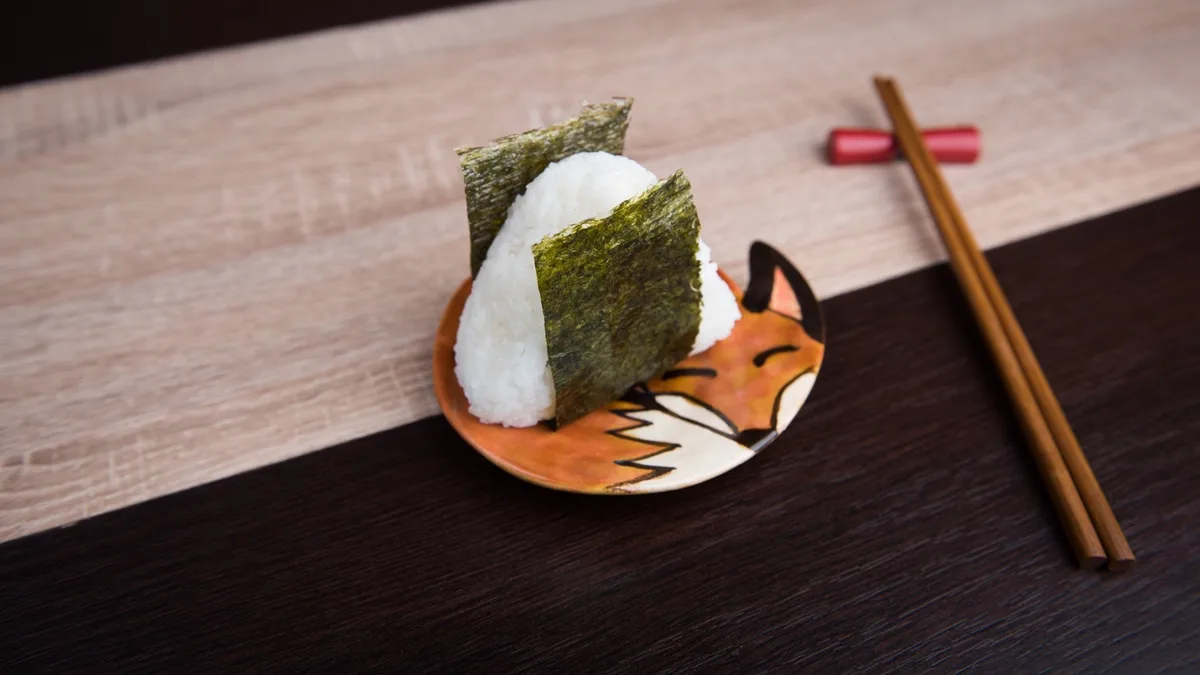 Onigiri tonhalas majonézes töltelékkel