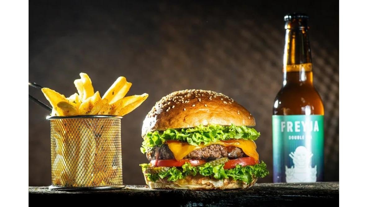 London Cheese Burger + Bere la alegre