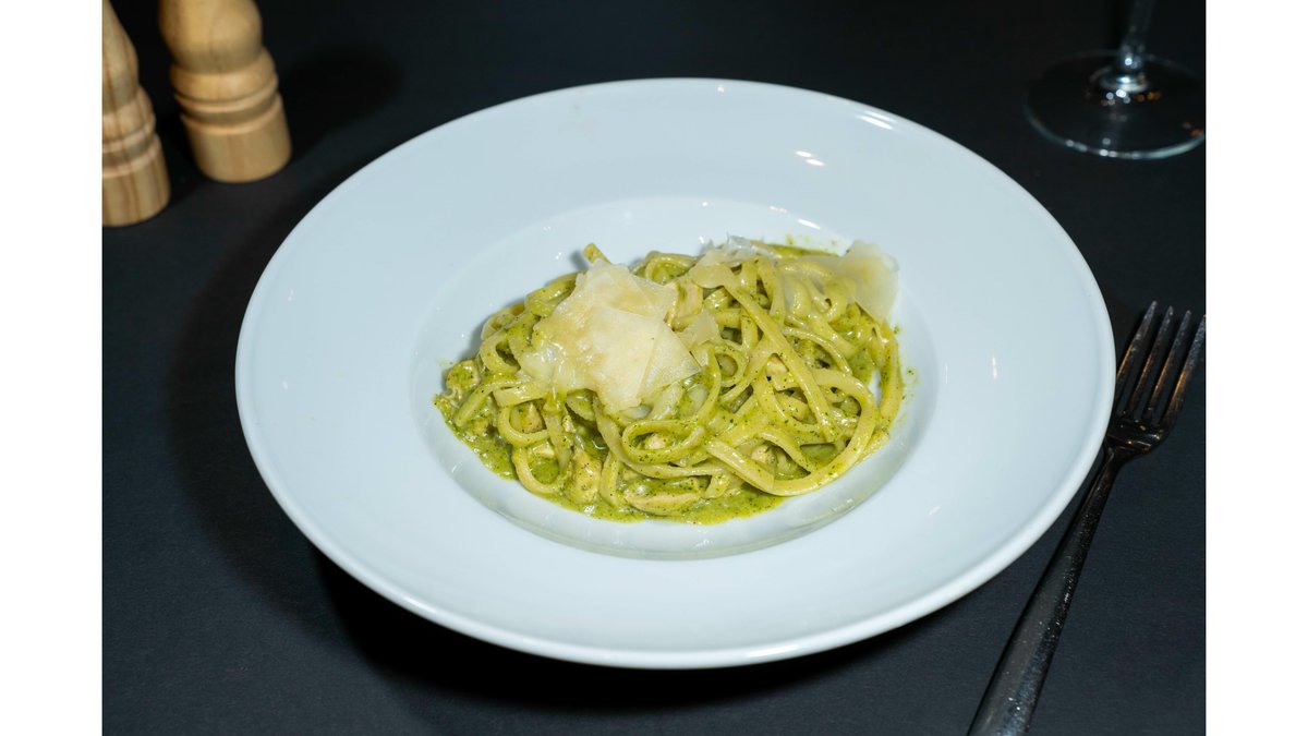 Tagliolini cu pesto și pui