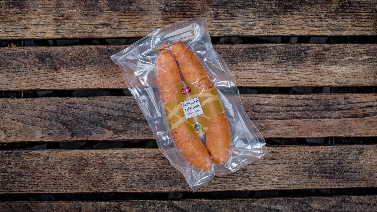 Vakuumsko pakirana Kranjska klobasa