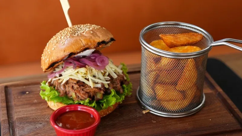 Burger sa cepkanom junetinom