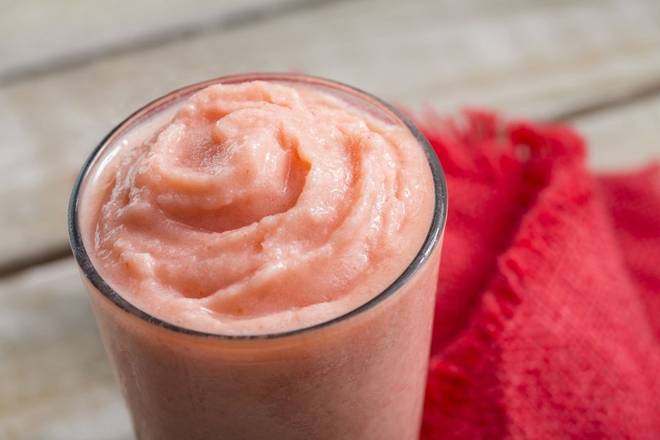 Pink Piña Colada Smoothie (16 Oz.)