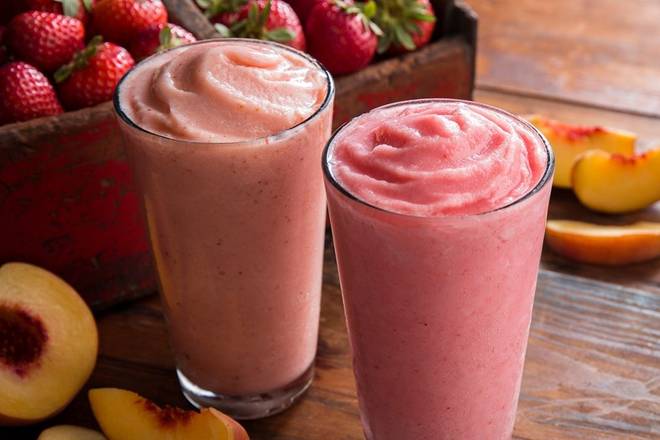 Strawberry Tsunami Smoothie (16 Oz.)
