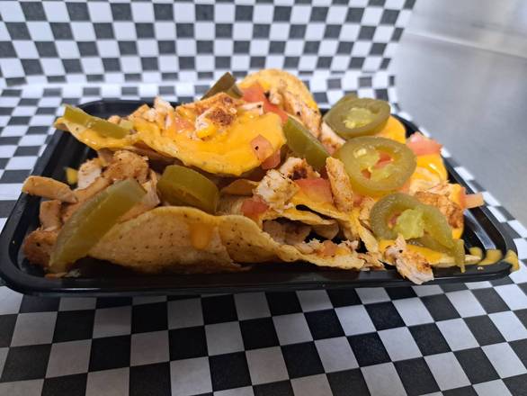 Nachos w/ blackened chicken