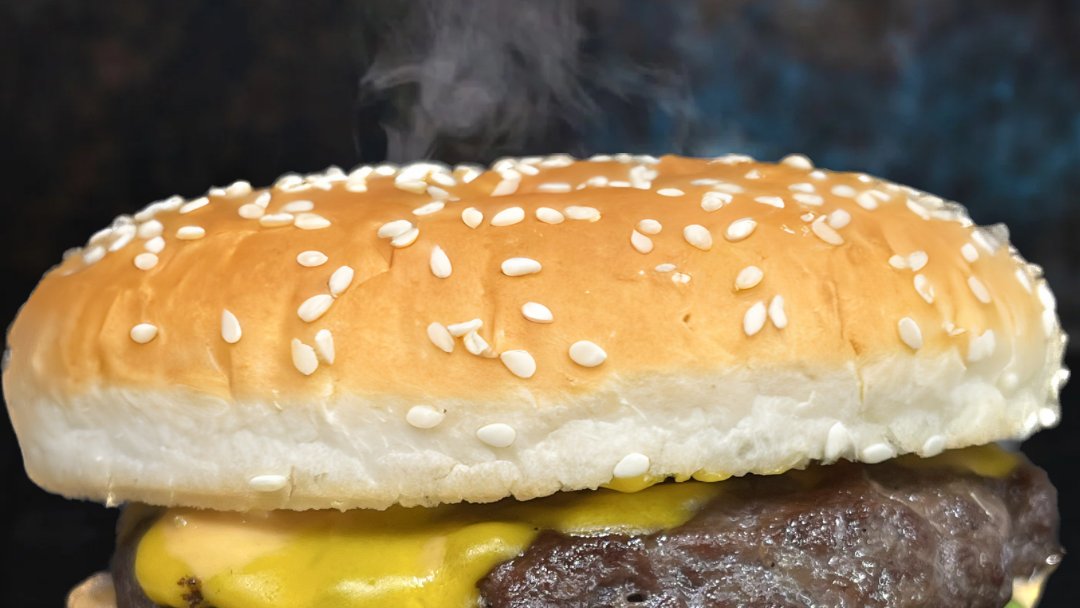 Classic cheeseburger 100% junetina