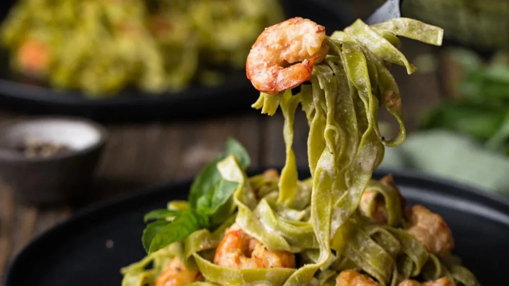 Pasta tiigerkrevettide ja spinatiga