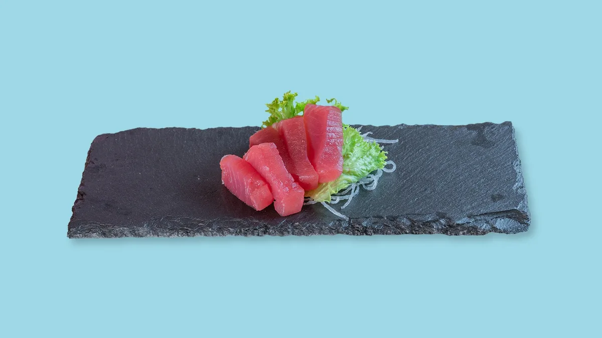 31. Maguro Sashimi