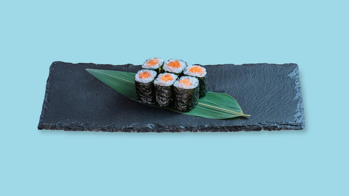 50. Hosomaki Sake