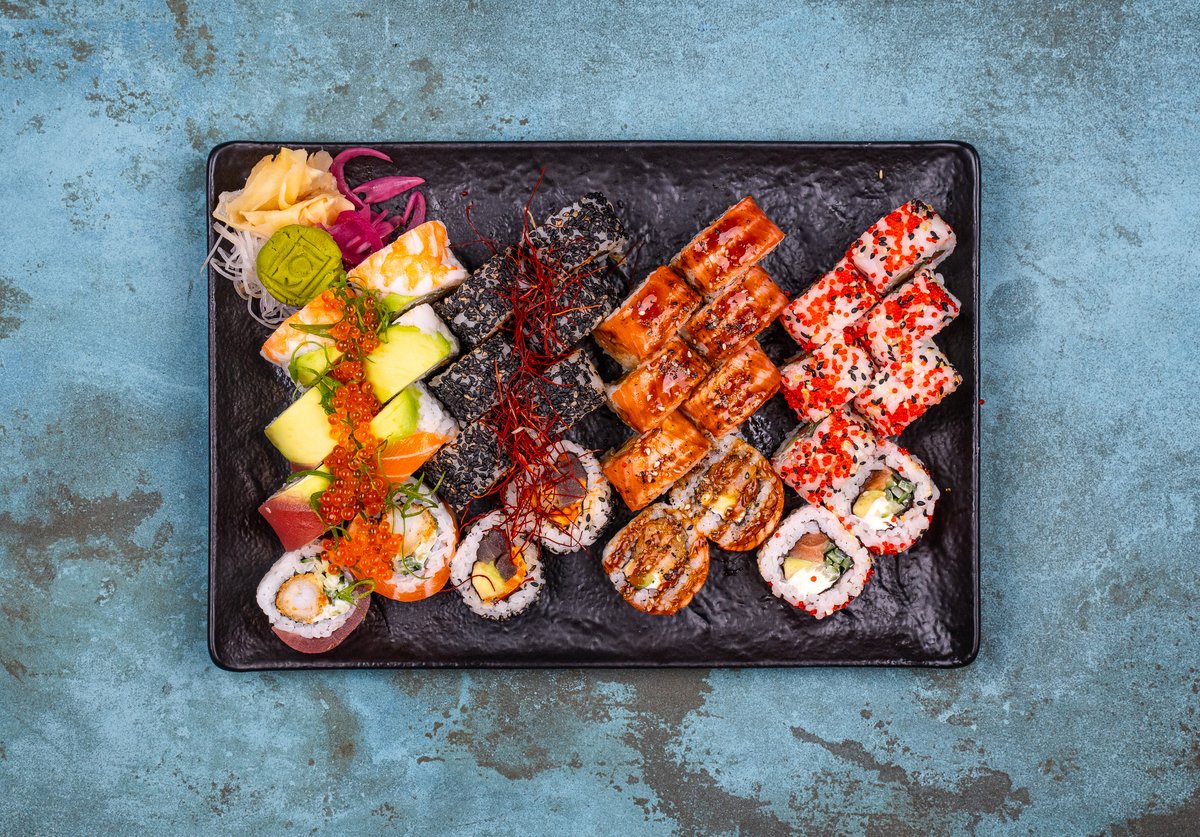 Kaburimaki and Uramaki Experience (32 stk.)