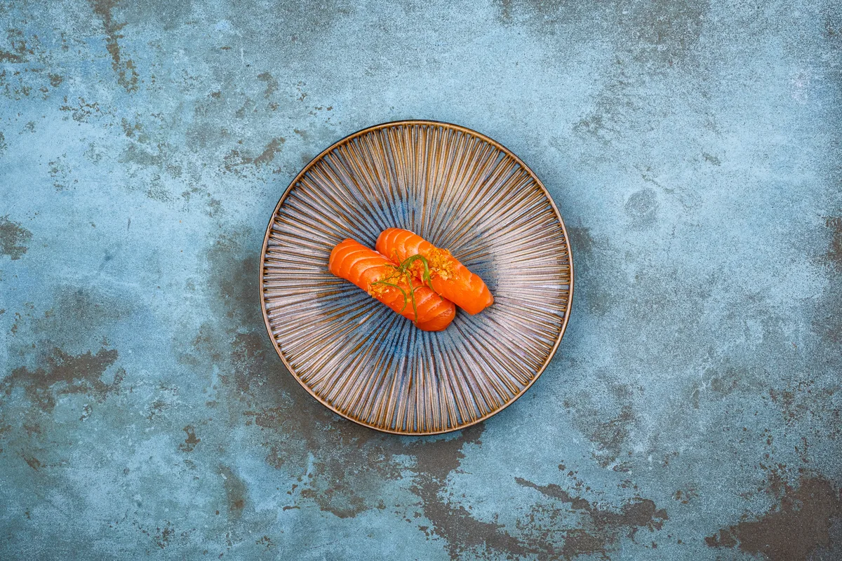 Nigiri laks hvidløg (pr. stk.)