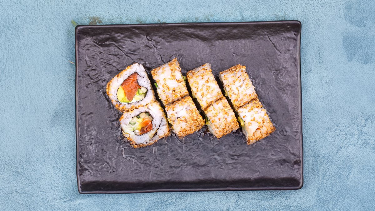 Uramaki Norwegian Sake
