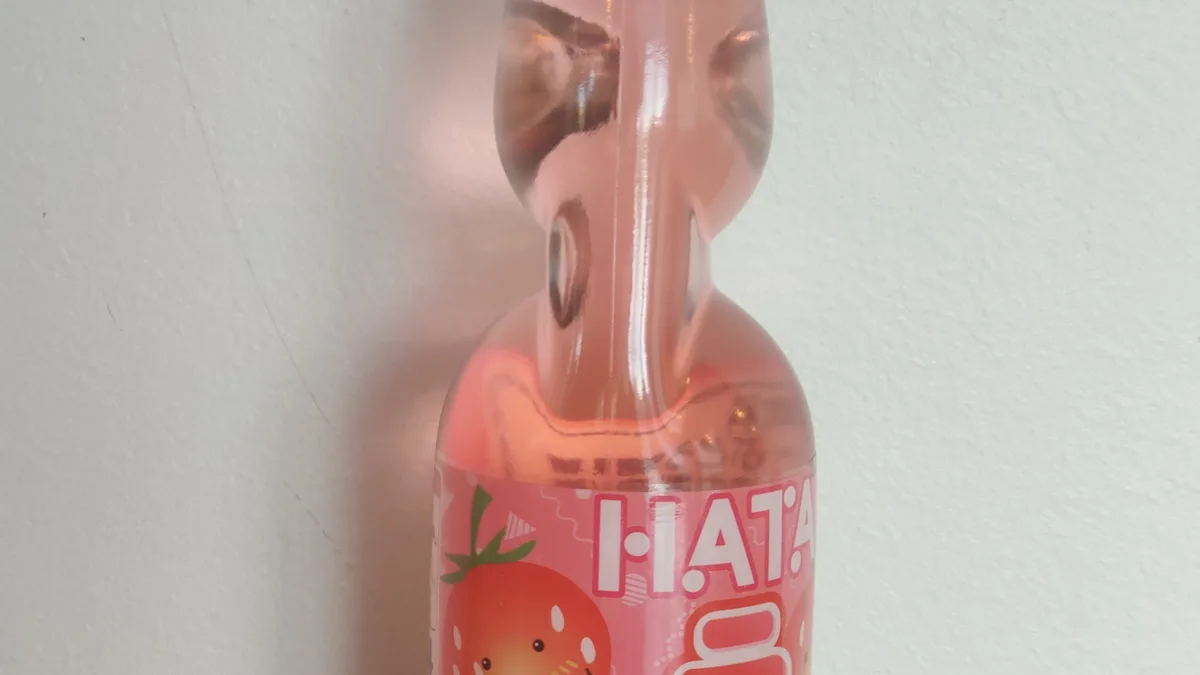 Hata Strawberry Ramune 200ml