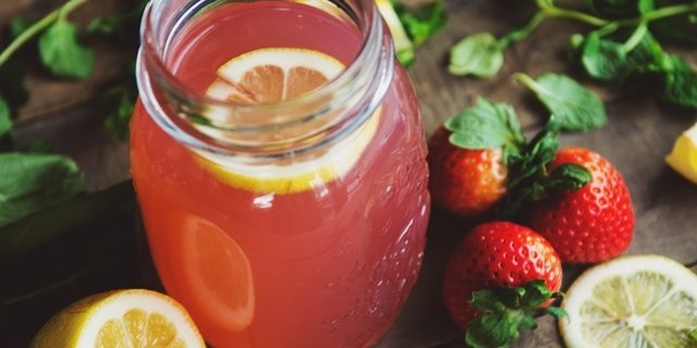 Strawberry, Mango and Mint Lemonade