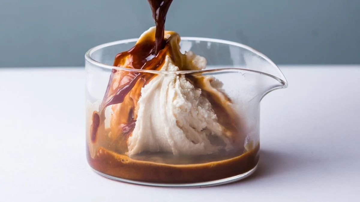 ΚΟΚΚΙΟΝ Affogato - Διπλός Espresso με Παγωτό Ανθόγαλο