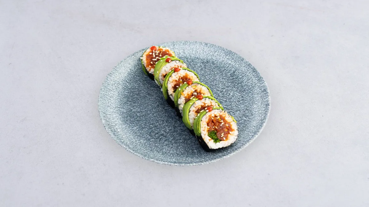 Futomaki Spicy tatar z tuńczyka i awokado