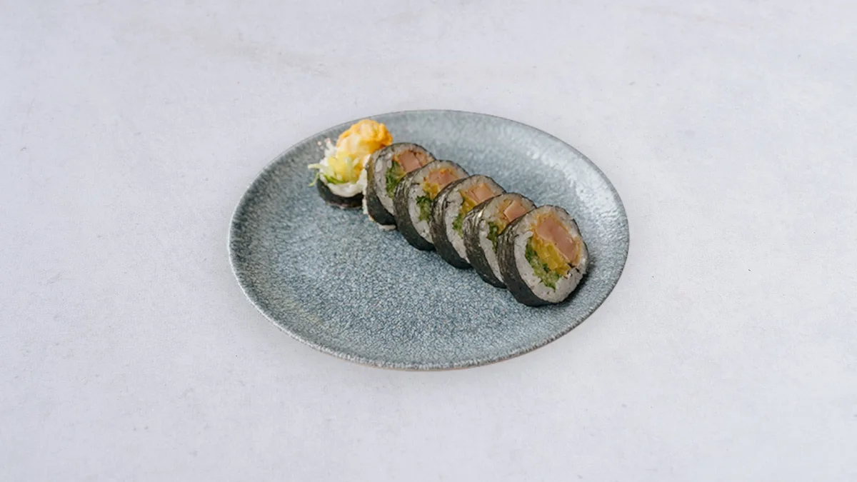 Futomaki Tuńczyk w tempurze z awokado