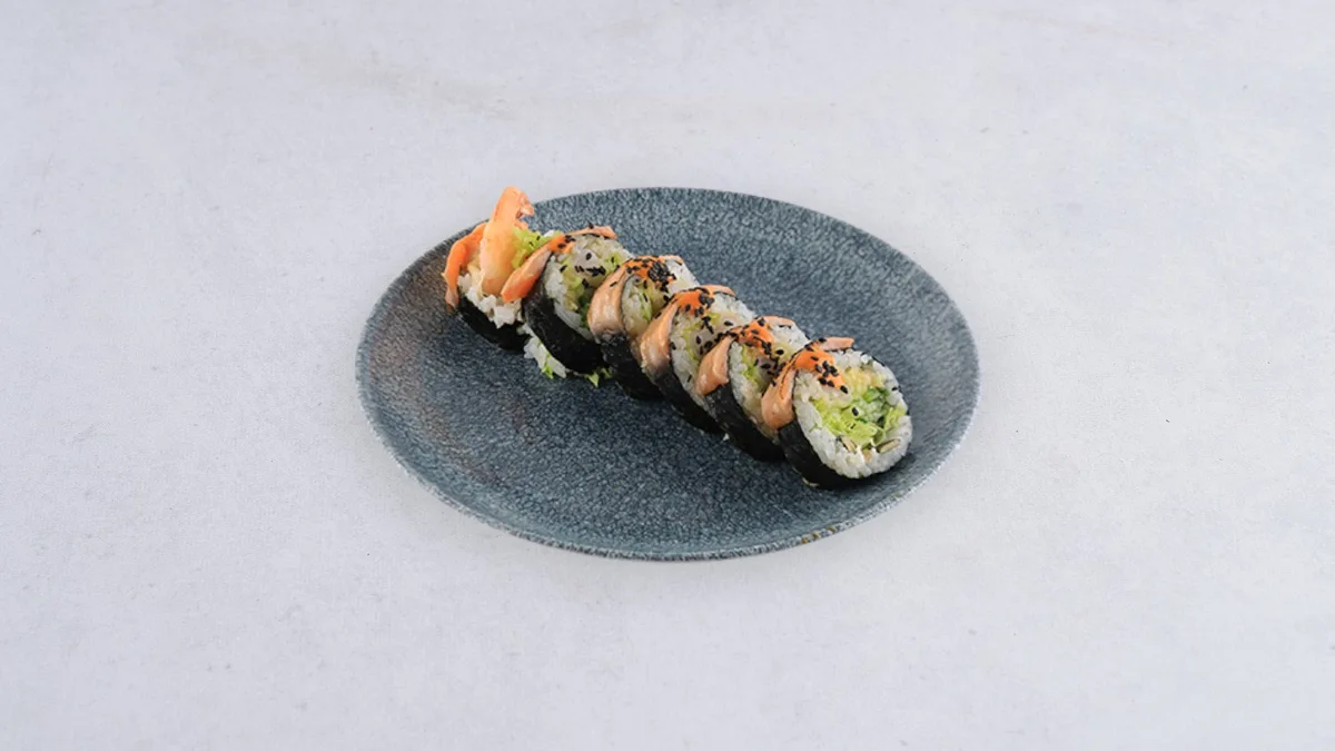 Futomaki Zapiekany łosoś teriyaki z krewetkami w tempurze
