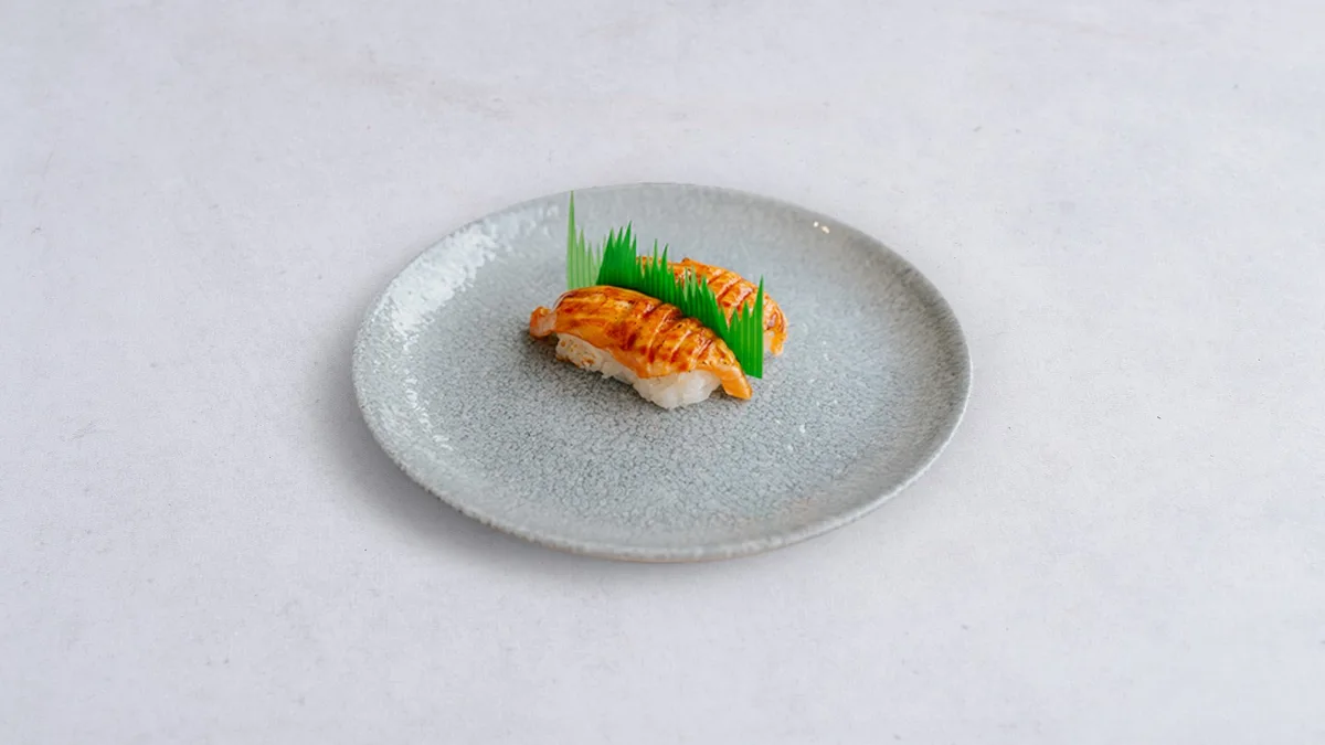 Nigiri z łososiem teriyaki