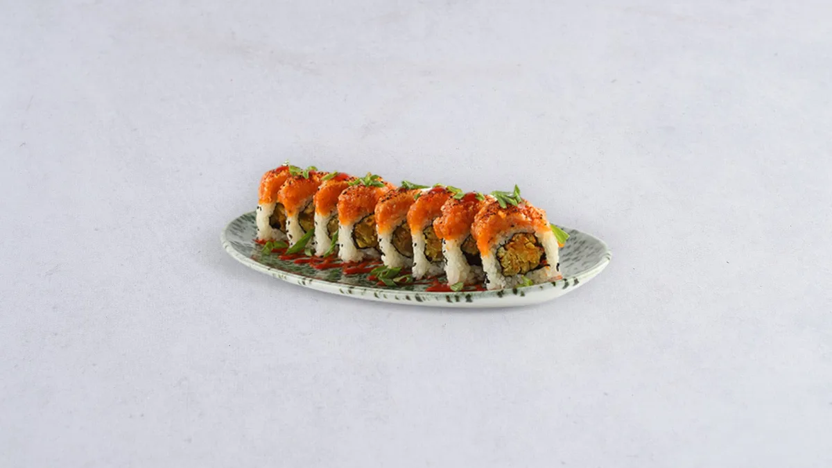 Premium Uramaki kimchi z pikantnym tatarem z łososia