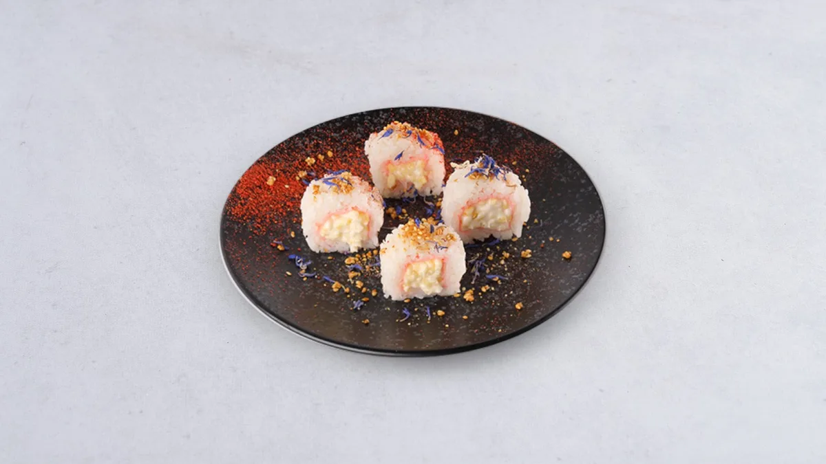 Uramaki white crunch 4 szt.