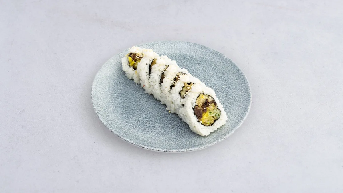 Uramaki Yasai z warzywami w tempurze