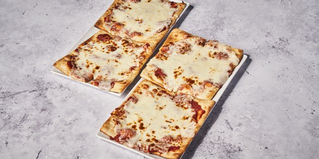 Cheese Flatbread Pizza