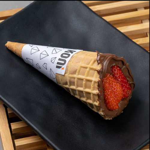 Koni de morango com Nutella