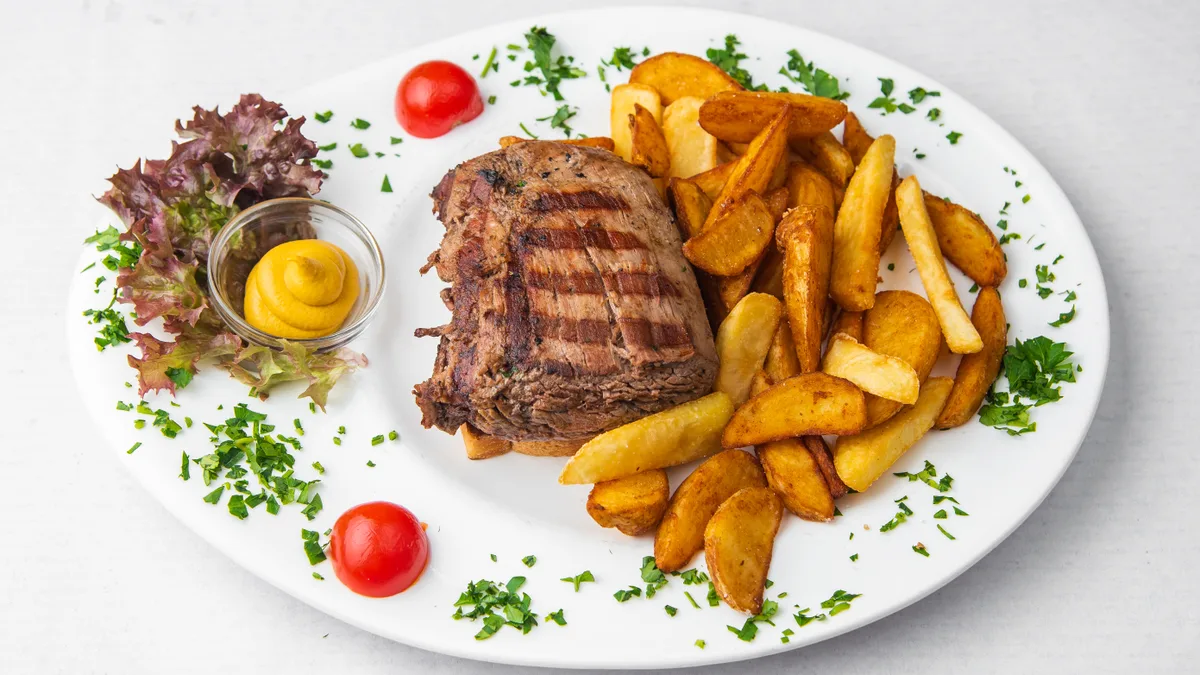 Biftek sa grilovanim povrćem