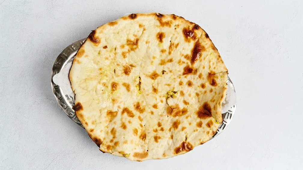 Cheese naan