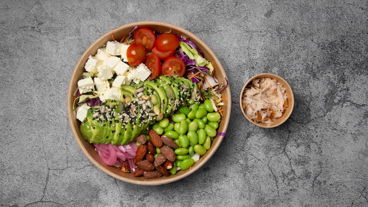 Avocadosalat med varmrøget laks combo