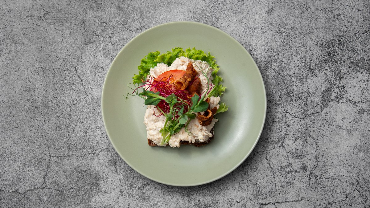 Smørrebrød med hønsesalat