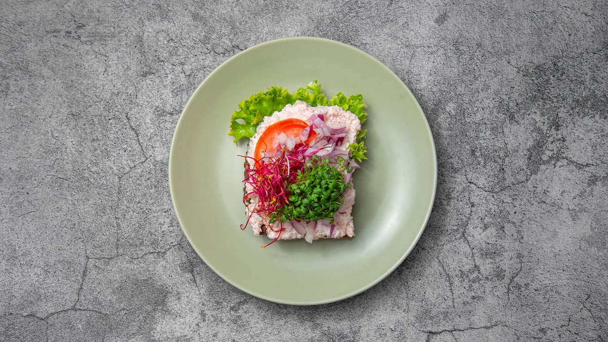 Smørrebrød med skinkesalat
