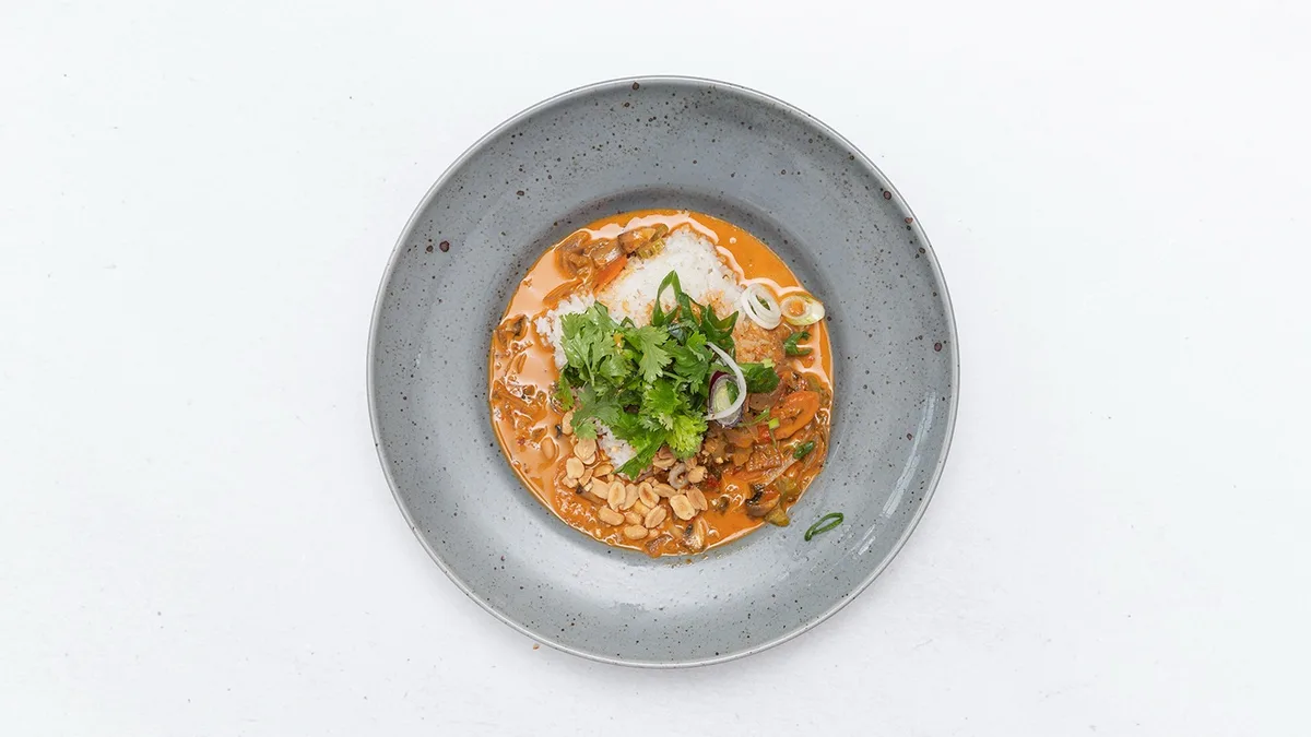 Red curry s kuřecím masem