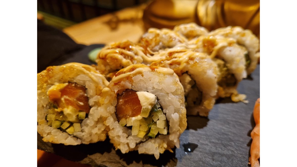 Creamy Salmon Tempura Roll