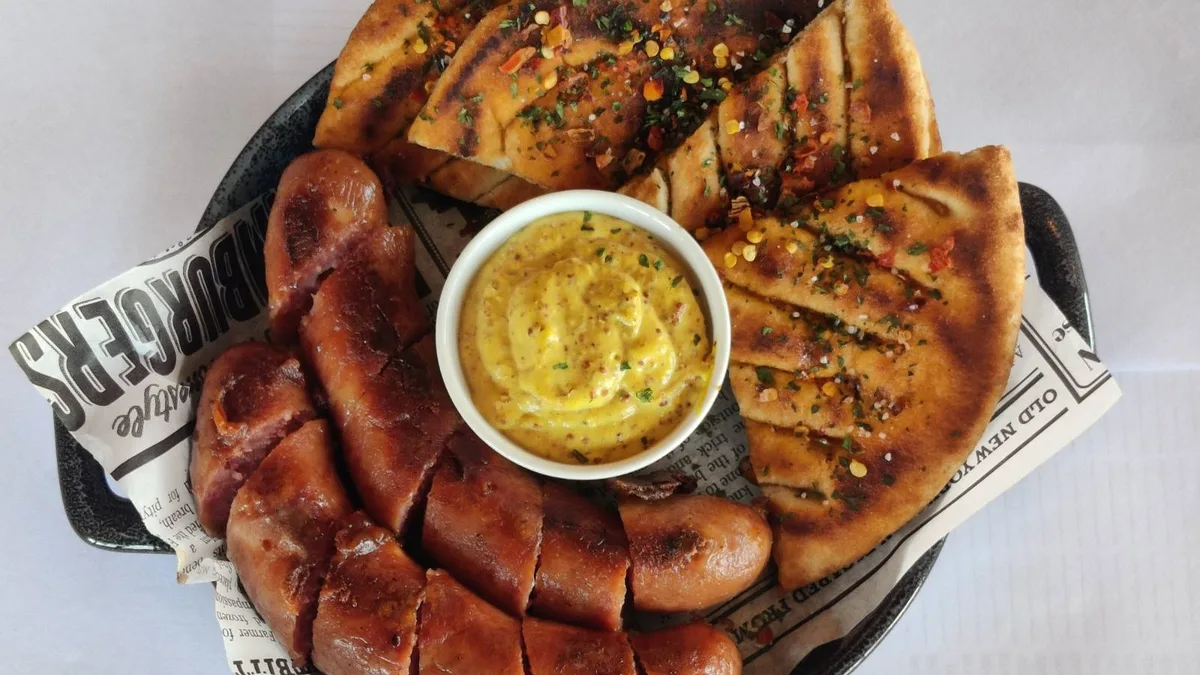 Kobasica sa kackavaljem
