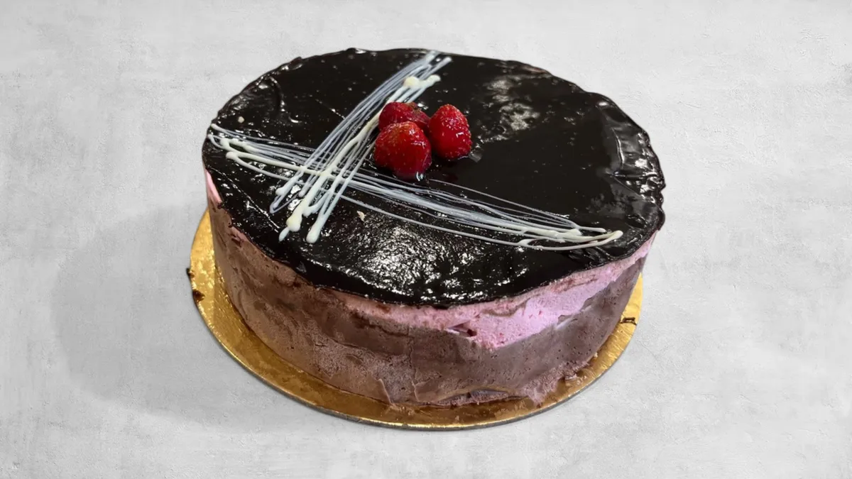 Csoki-eper parfé torta 6 szeletes