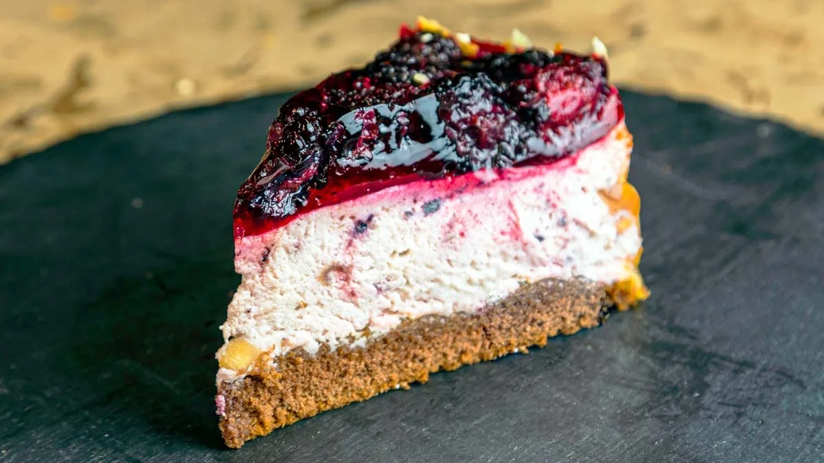 Cukormentes tejszínes szedertorta szelet