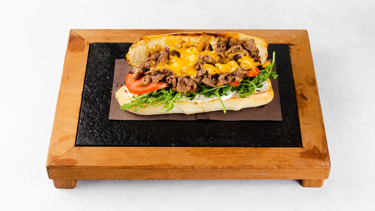Steak sendvič
