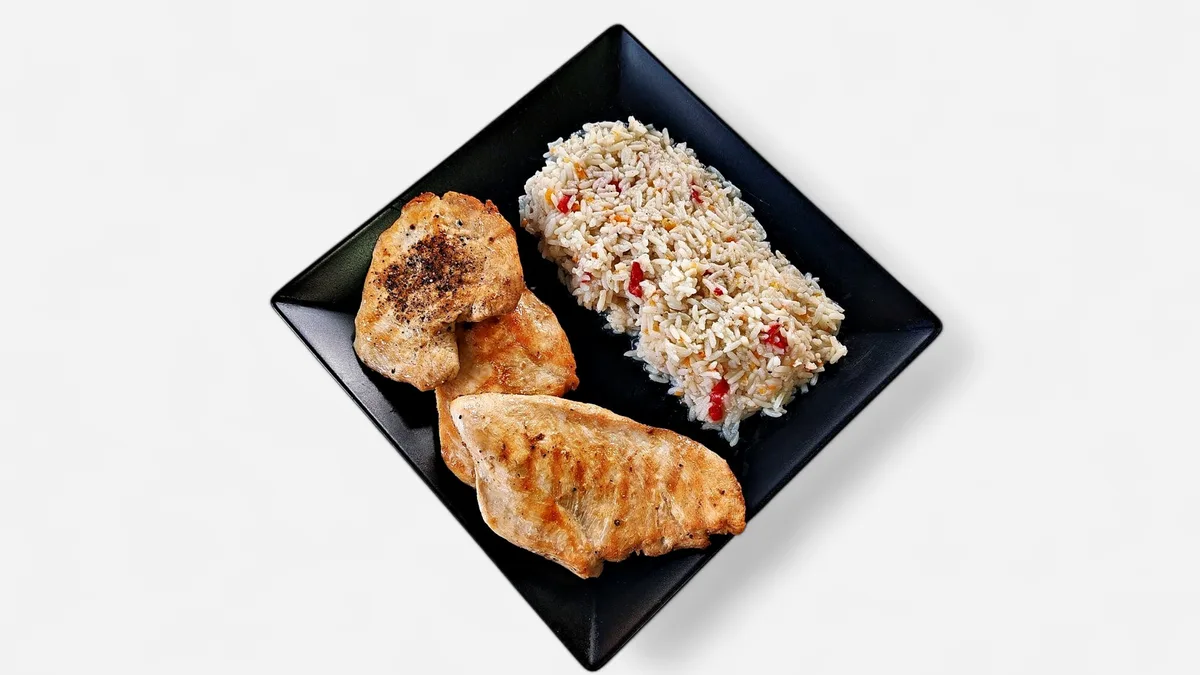 Grilovano belo meso 300g + riža 300g AKCIJA
