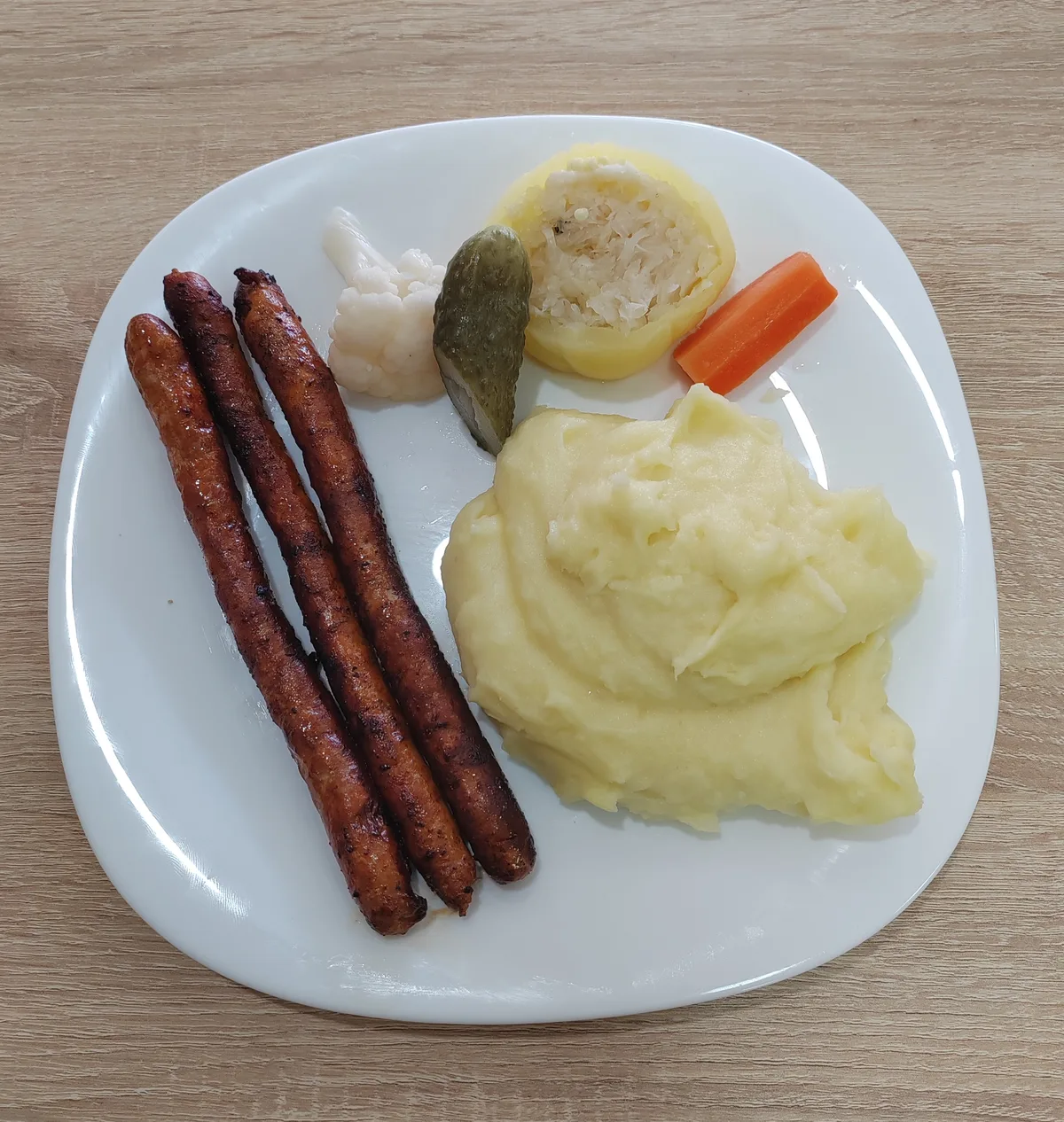 Roštilj kobasica meni
