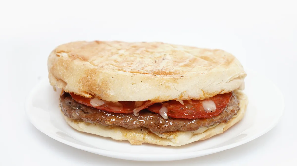 Hamburger sa kulenom 230g