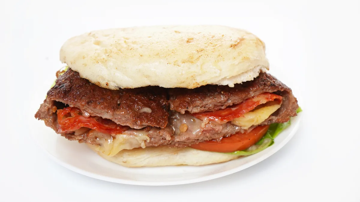 Punjena pljeskavica sa kulenom 230g