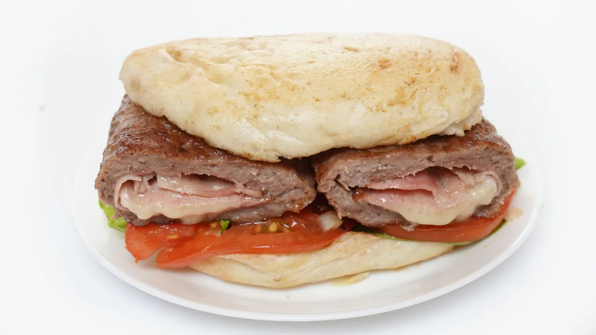 Punjena pljeskavica sa suvim vratom 230g