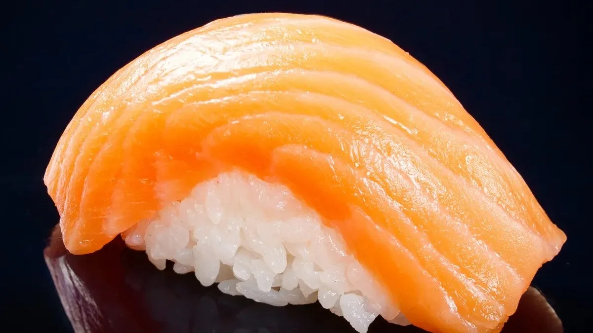 Salmon Nigiri
