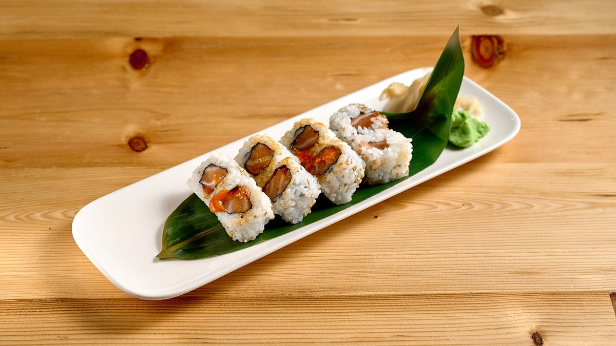 Spicy Salmon Maki Roll