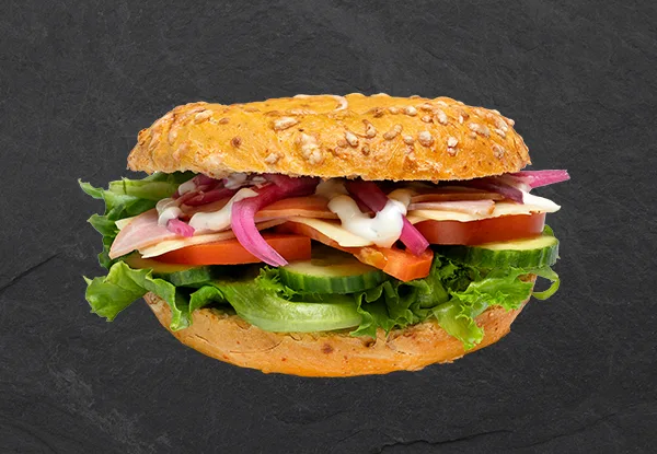 CHILI CHEDDAR BAGEL