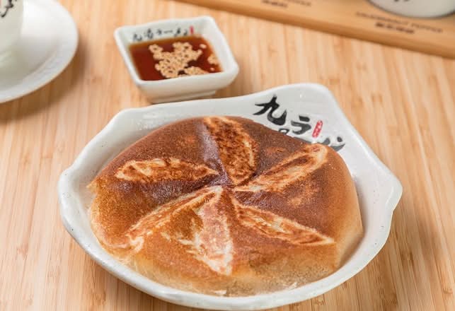 Pan Fried Gyoza Dumplings (6Pcs)