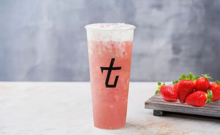 Strawberry Green Tea W. Milk Foam