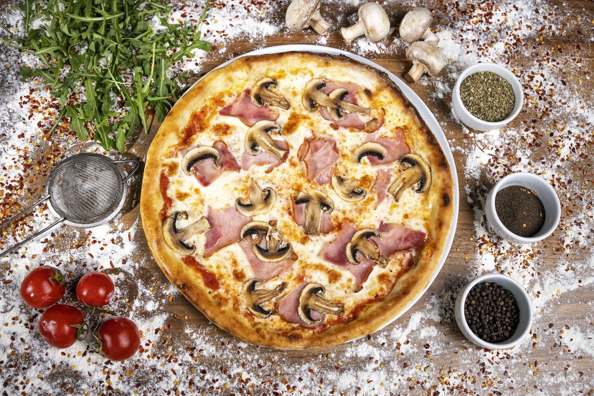 PIZZA PROSCIUTTO E FUNGHI