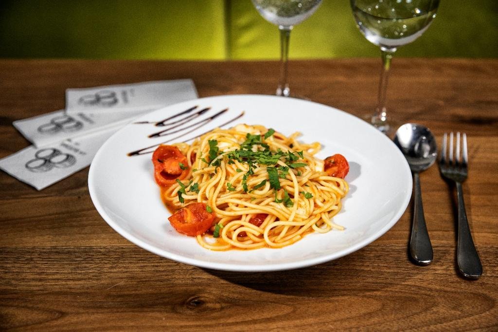 SPAGHETE CU ROSII SI MOZZARELLA